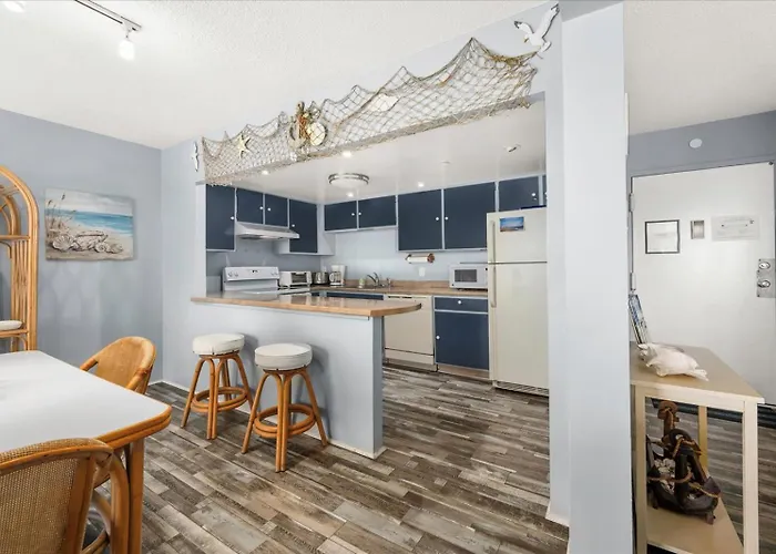 Ferienhaus Cozy 1 Bedroom Condo, Steps To The Beach!