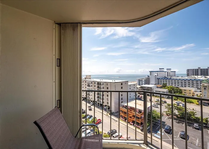 Cozy 1 Bedroom Condo, Steps To The Beach! Ferienhaus *