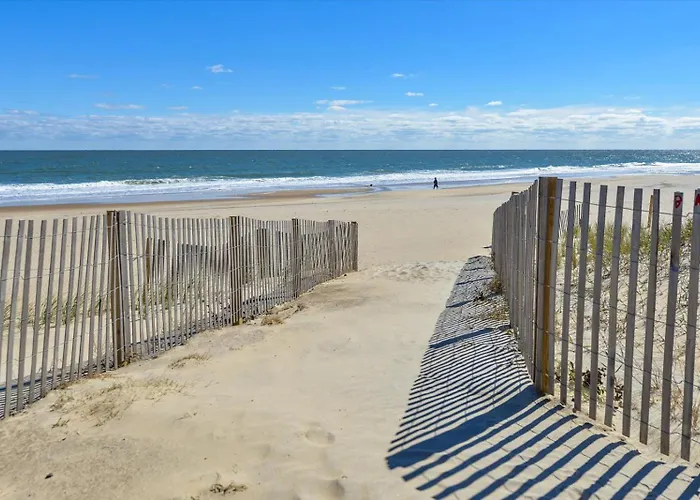 Ferienhaus Cozy 1 Bedroom Condo, Steps To The Beach!